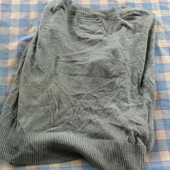 Hollister 3/4 sleeve 3-button sweater - Picture 5 of 5